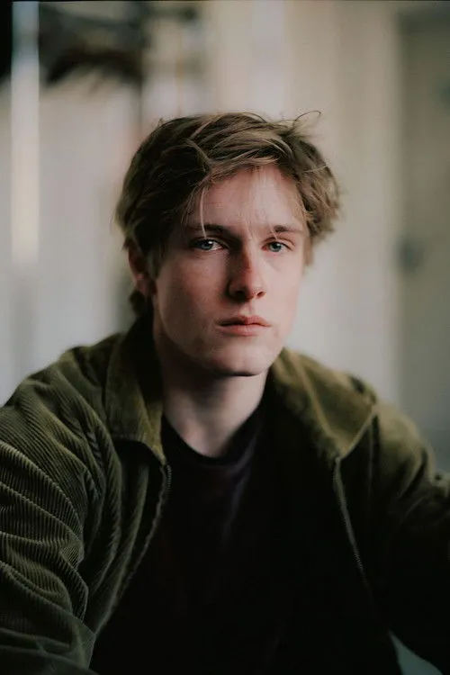 Louis Hofmann photo