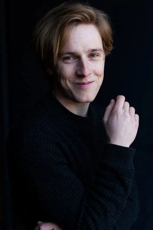 Louis Hofmann photo