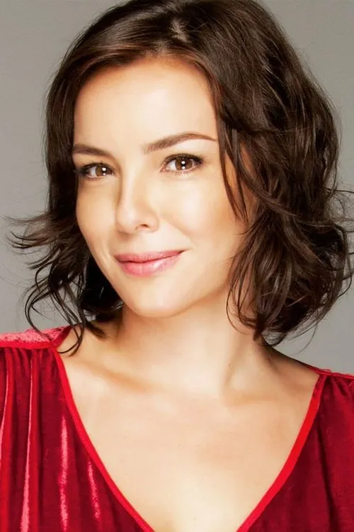Regiane Alves photo