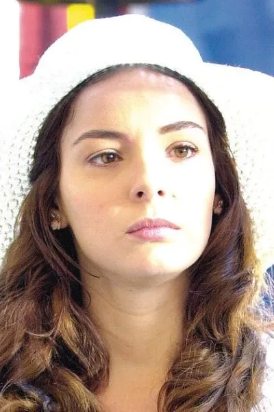 Regiane Alves photo