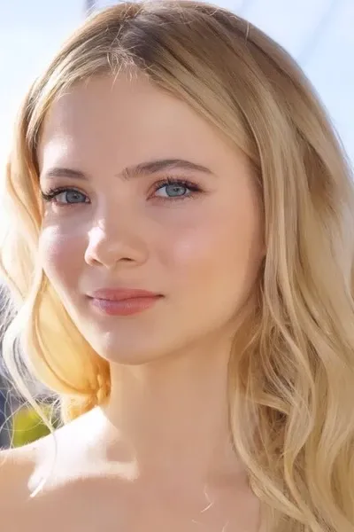 Freya Allen photo