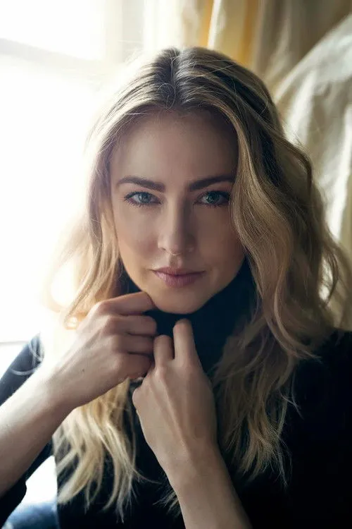 Amanda Schull photo