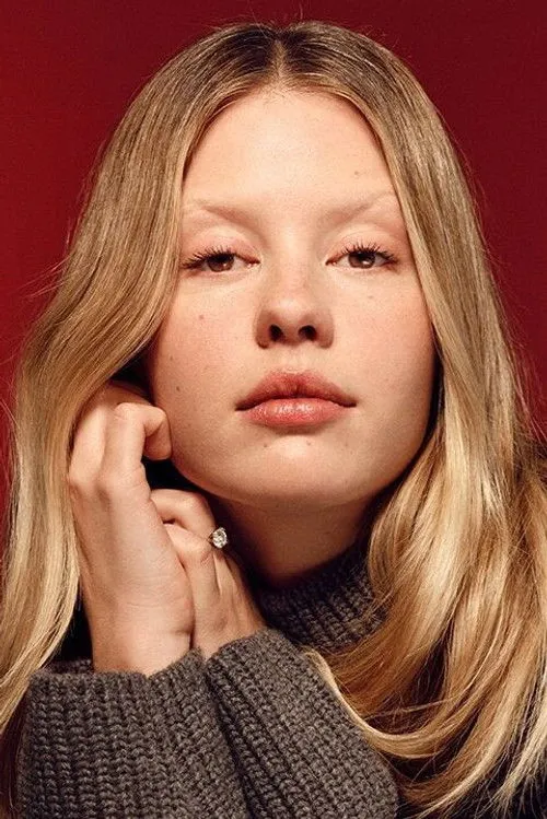 Mia Goth photo