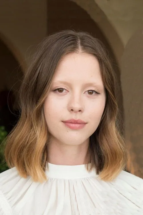 Mia Goth photo