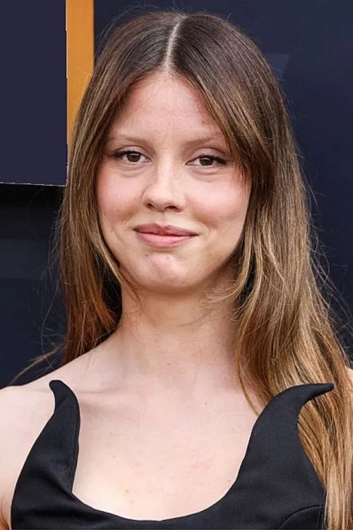 Mia Goth photo