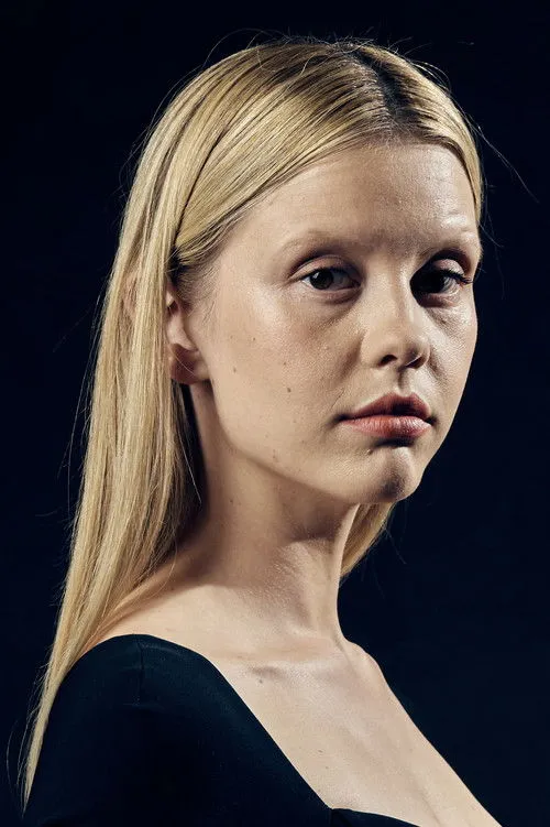 Mia Goth photo