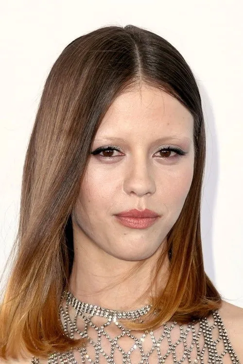 Mia Goth photo