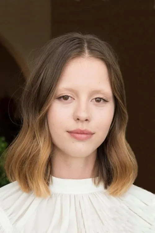 Mia Goth photo