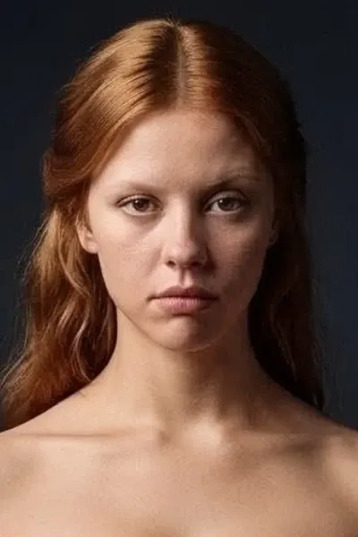 Mia Goth photo