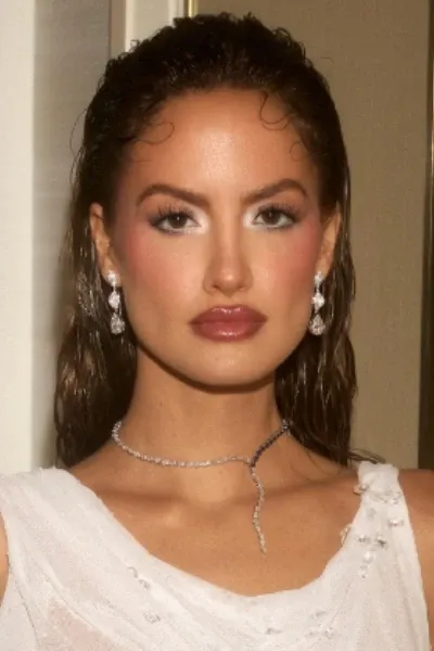 Haley Kalil photo