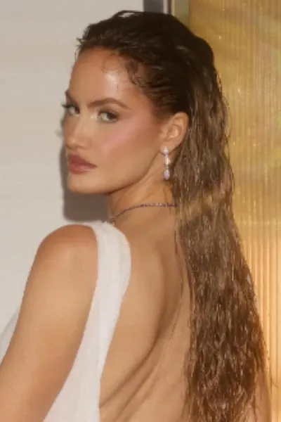 Haley Kalil photo