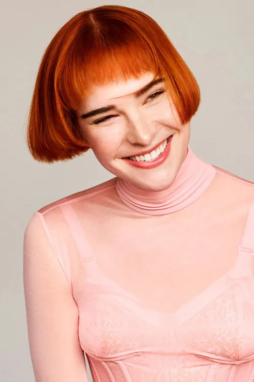 Hari Nef photo