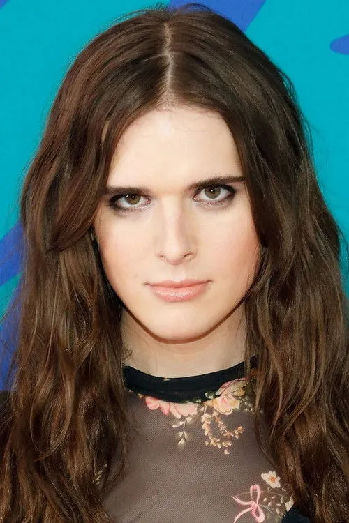 Hari Nef photo