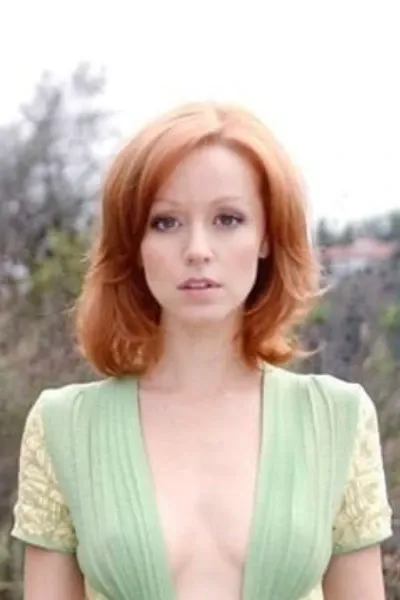 Lindy Booth photo