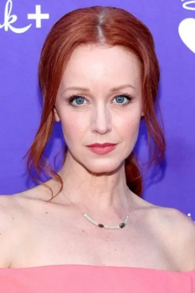 Lindy Booth photo