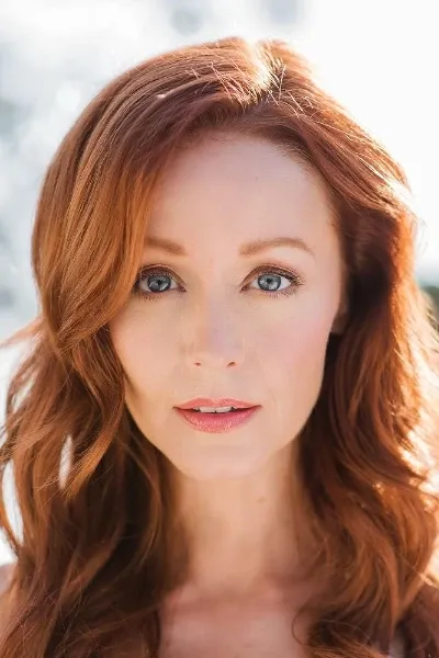 Lindy Booth photo