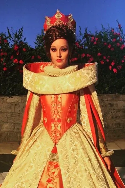 Lindy Booth photo