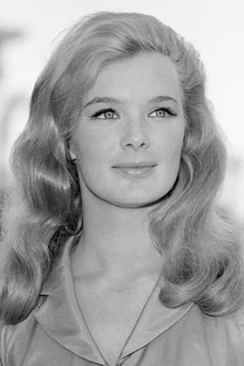 Linda Evans photo