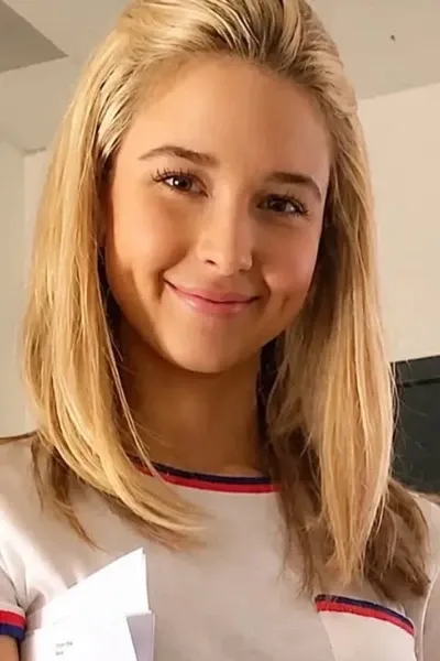 Isabel May photo