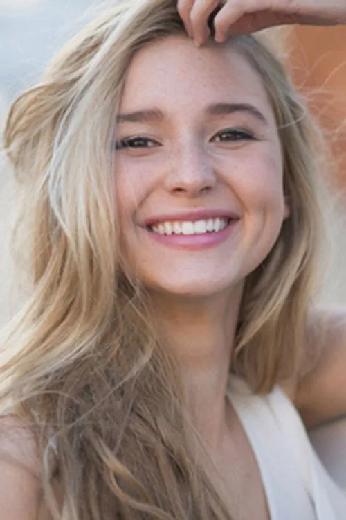 Isabel May photo