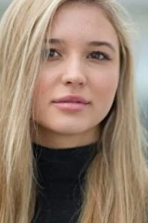 Isabel May photo