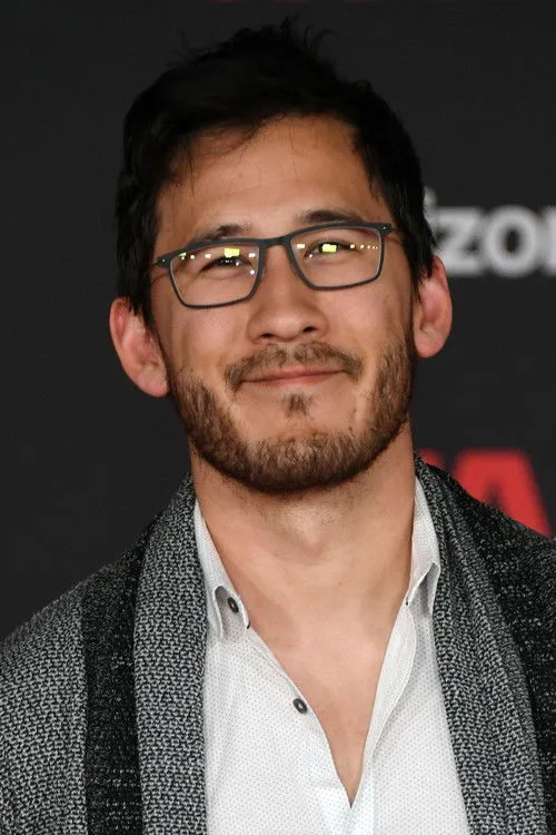 Mark Fischbach photo