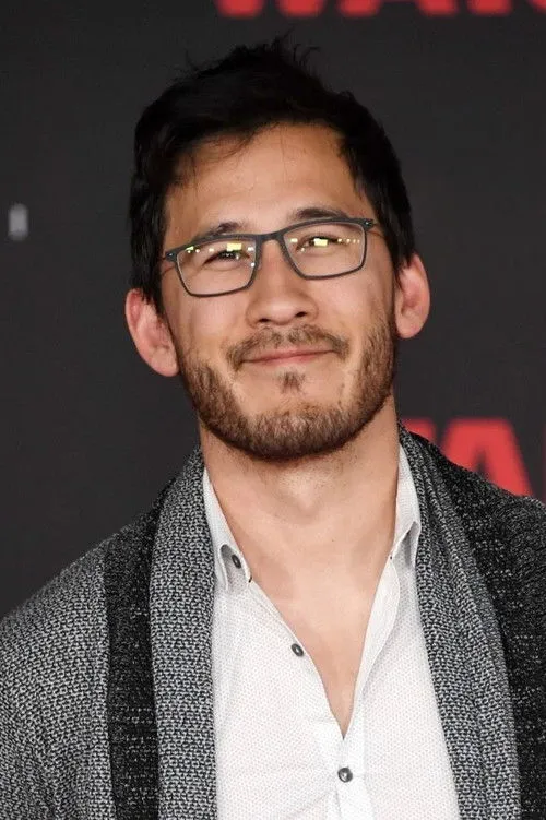 Mark Fischbach photo