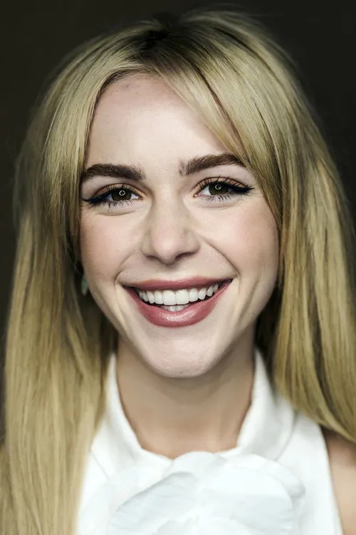 Kiernan Shipka photo