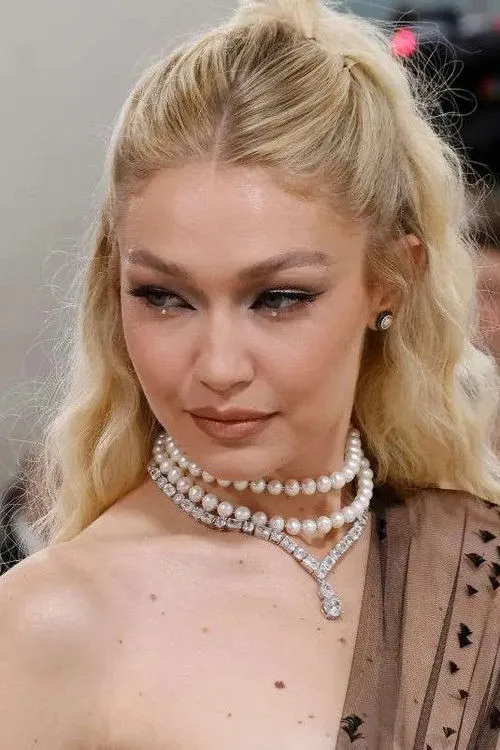 Gigi Hadid photo