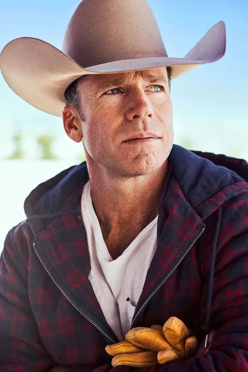 Taylor Sheridan photo