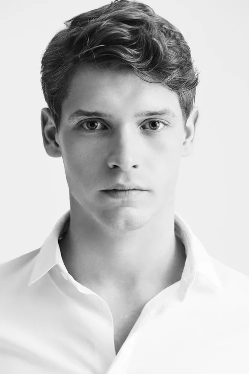 Billy Howle photo