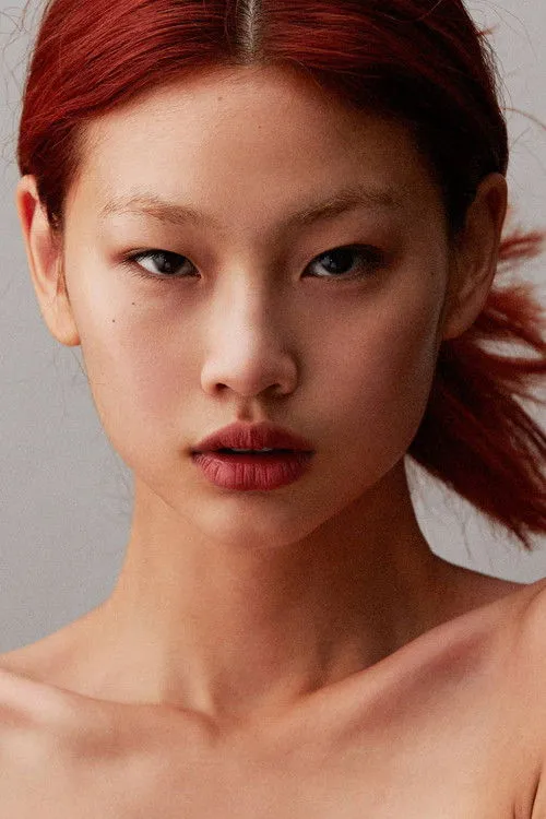 Hoyeon photo