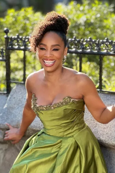 Anika Noni Rose photo