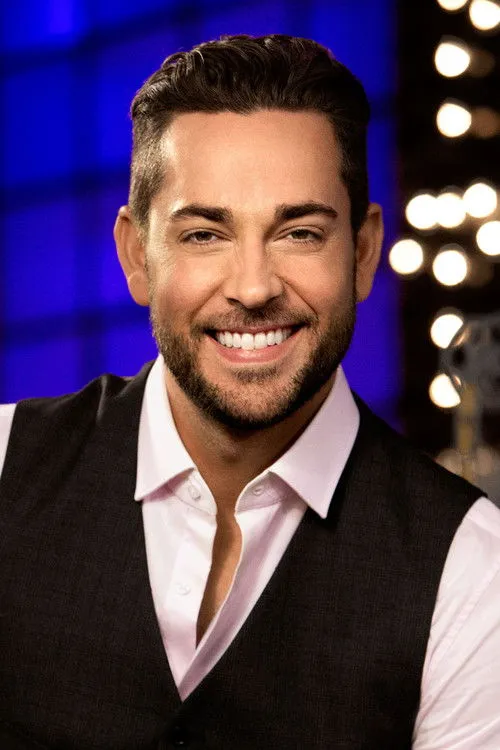 Zachary Levi photo