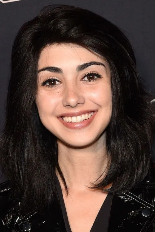 Alexa Mansour photo