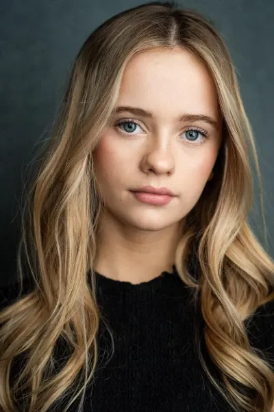 Darcey Porter-Cassidy photo