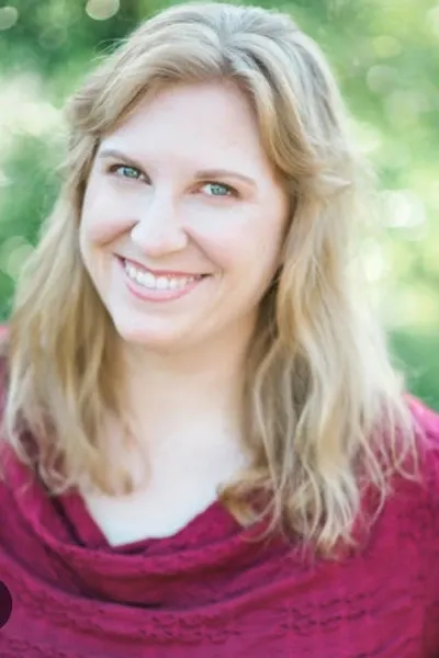 Kaitlyn Robrock photo