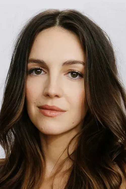 Ella Hunt photo