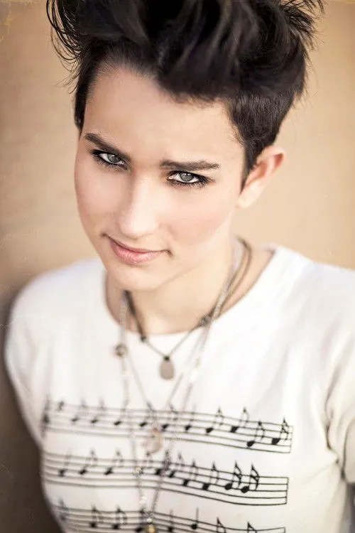 Bex Taylor-Klaus photo