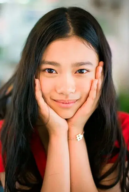 Hana Sugisaki photo