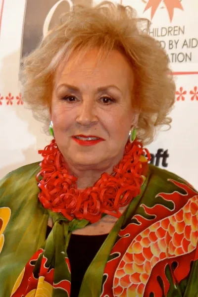 Doris Roberts photo