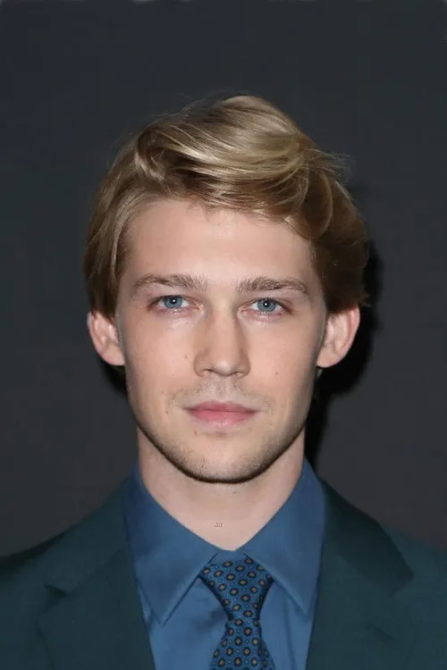 Joe Alwyn photo