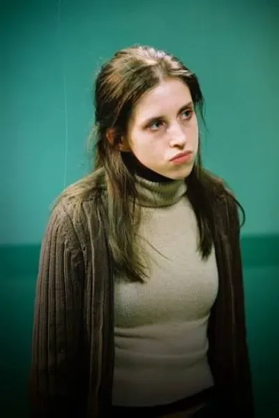 Emily Perkins photo