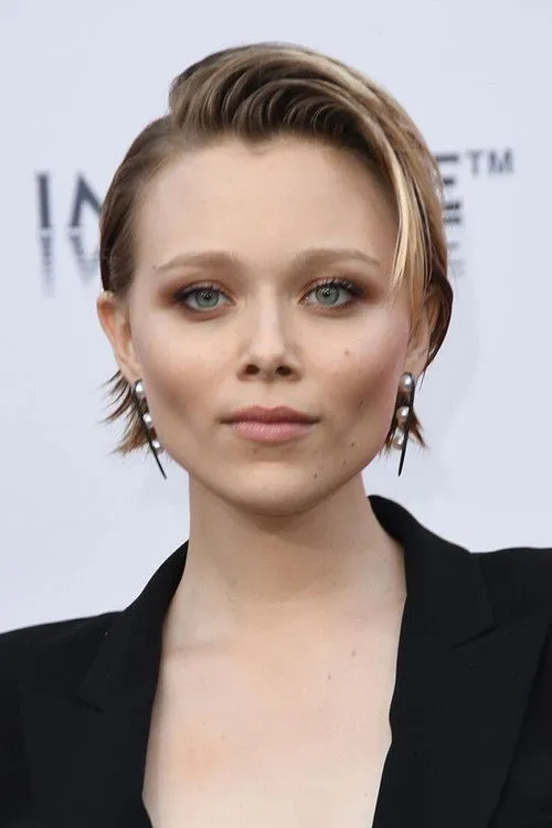 Ivanna Sakhno photo
