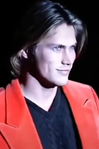 Jason Lewis photo