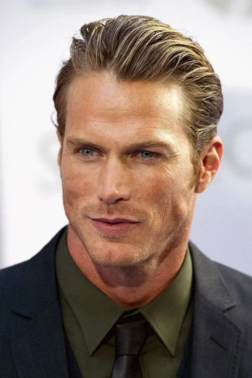 Jason Lewis photo