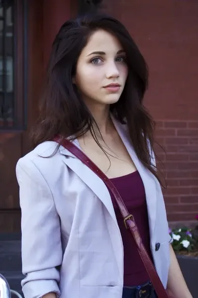 Emily Rudd photo