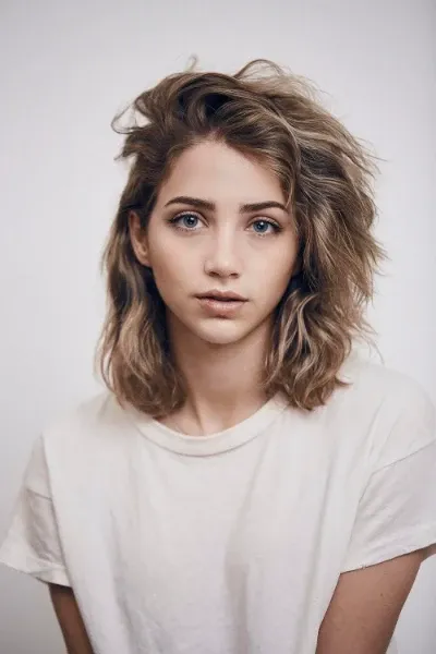 Emily Rudd photo