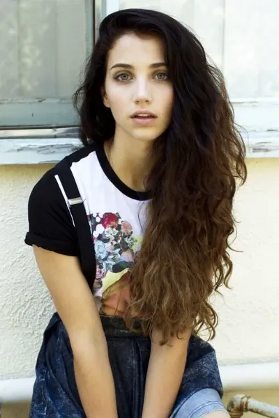 Emily Rudd photo