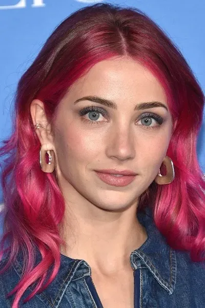 Emily Rudd photo